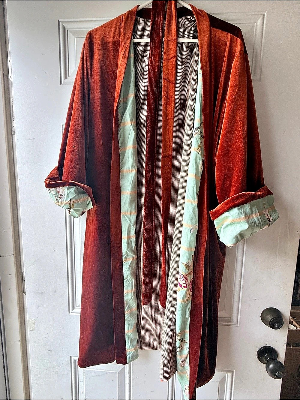 Velvet-Look Floral Open Front Robe in Red & Green Like New